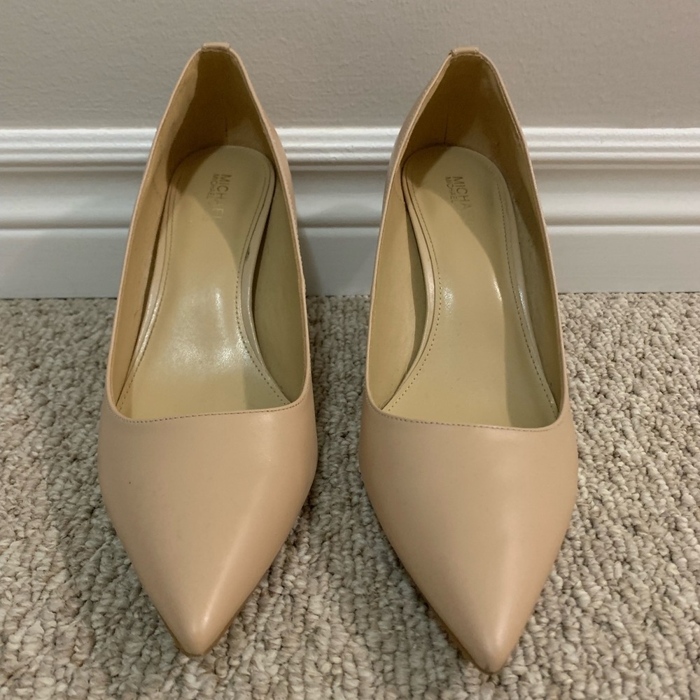 Micheal Kors Nude Pointed Toe Heels size 8